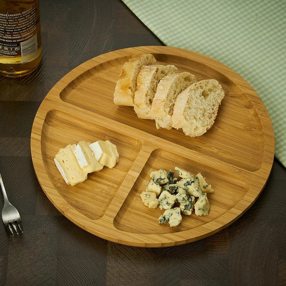 [Descrição: Petisqueira de bambu média com 3 divisórias.  Largura :  25 cm  Espessura :  1,6 cm  Comprimento :  25 cm] 18666M Petisqueira Média